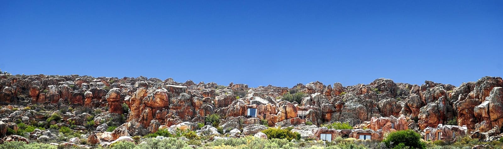 Kagga Kamma - March 25 - 1600 x 475 px